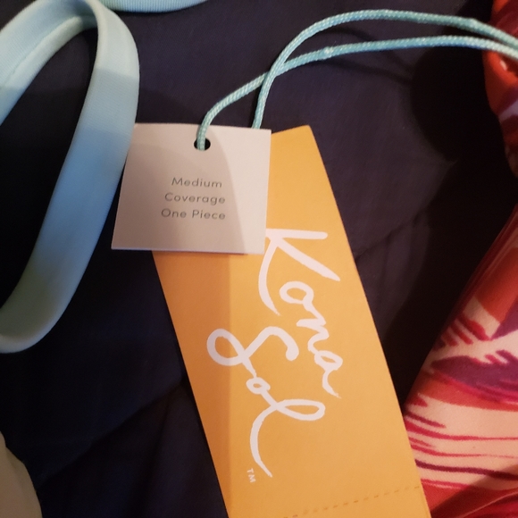 New tropical Floral kona sol 1 piece swims… - Picture 6 of 7